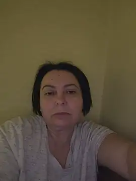 Snapshot of EmmaEmmy40 chatting on 05/30/26, 07:11 EmmaEmmy40 online show from 05/30/26, 07:11