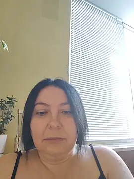 Snapshot of EmmaEmmy40 chatting on 07/29/26, 03:43 EmmaEmmy40 online show from 07/29/26, 03:43