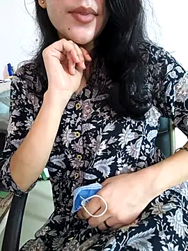 Snapshot of zoya_baby_ chatting on 06/03/26, 04:26 zoya baby online show from 06/03/26, 04:26