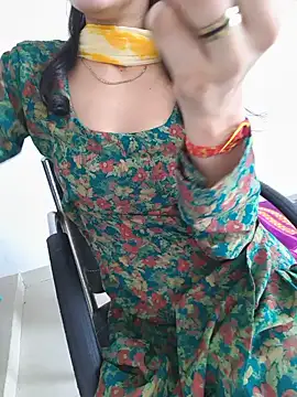 Snapshot of zoya_baby_ chatting on 06/28/26, 02:17 zoya baby online show from 06/28/26, 02:17
