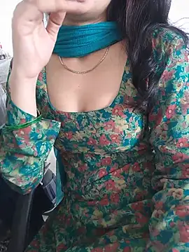 Snapshot of zoya_baby_ chatting on 06/29/26, 10:37 zoya baby online show from 06/29/26, 10:37