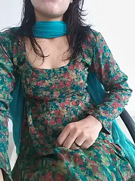 Snapshot of zoya_baby_ chatting on 07/20/26, 05:11 zoya baby online show from 07/20/26, 05:11