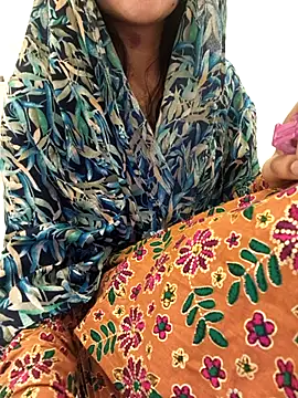 Snapshot of zoya_baby_ chatting on 08/05/26, 06:05 zoya baby online show from 08/05/26, 06:05