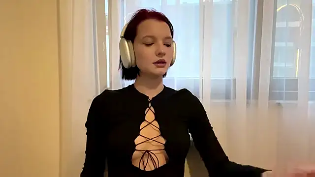 Snapshot of RiaFoxHi chatting on 05/02/26, 04:12 RiaFoxHi online show from 05/02/26, 04:12