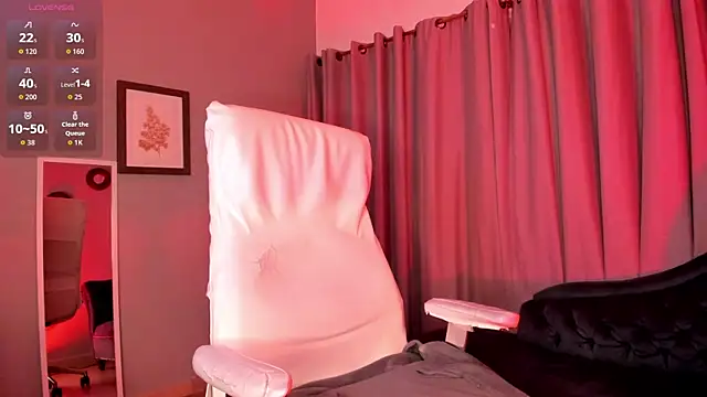 Scarlet Big boobs online show from 07/15/26, 04:18