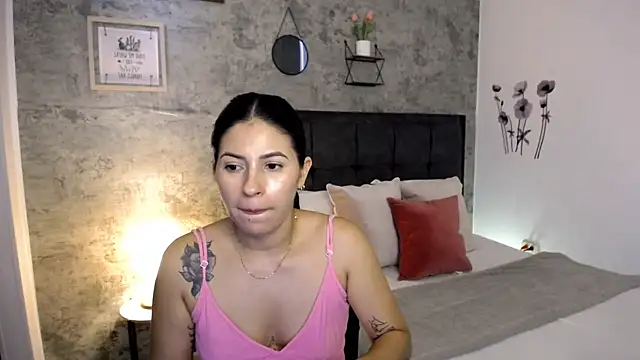 isa cruzx online show from 05/28/26, 09:12