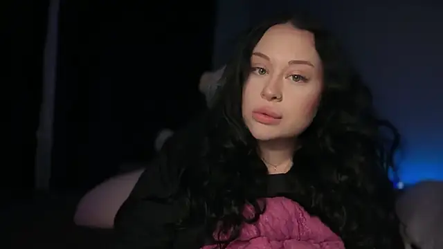 Snapshot of Sofi__Si chatting on 07/04/26, 07:42 Sofi Si online show from 07/04/26, 07:42