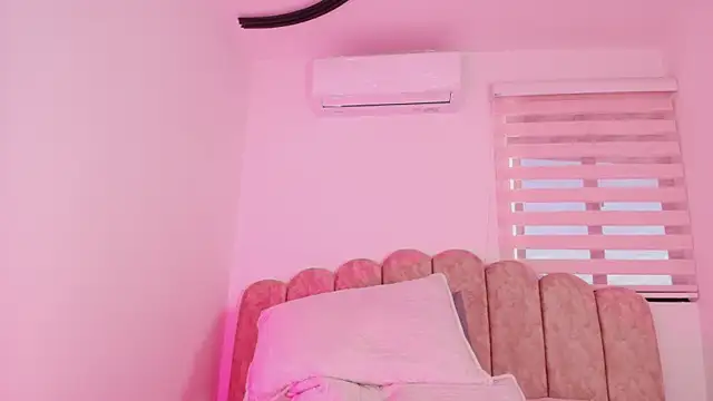 Malaia thompson  online show from 07/06/26, 03:03