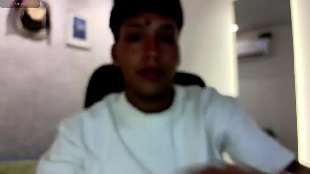 Snapshot of Brad_bonnet_ chatting on 05/22/26, 12:22 Brad bonnet online show from 05/22/26, 12:22