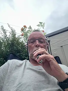 Snapshot of Moonraker64 chatting on 07/28/26, 12:48 Moonraker64 online show from 07/28/26, 12:48