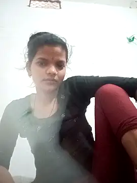 Snapshot of Student_garl_1 chatting on 05/12/26, 12:52 Student garl 1 online show from 05/12/26, 12:52