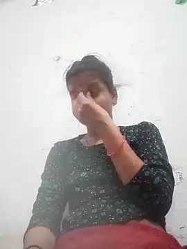Snapshot of Student_garl_1 chatting on 06/04/26, 12:11 Student garl 1 online show from 06/04/26, 12:11