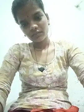 Snapshot of Student_garl_1 chatting on 07/20/26, 01:46 Student garl 1 online show from 07/20/26, 01:46