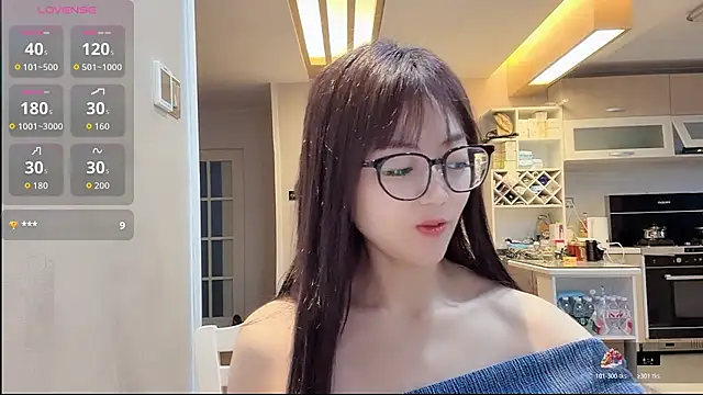 Snapshot of weeeoooo chatting on 05/20/26, 11:16 weeeoooo online show from 05/20/26, 11:16