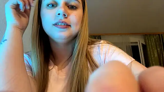 Snapshot of Melarose85 chatting on 05/04/26, 09:55 Melarose85 online show from 05/04/26, 09:55