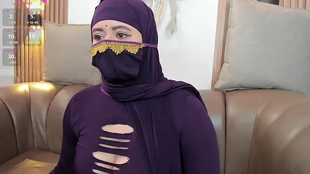 Snapshot of yasmin_dina chatting on 05/30/26, 03:31 yasmin dina online show from 05/30/26, 03:31