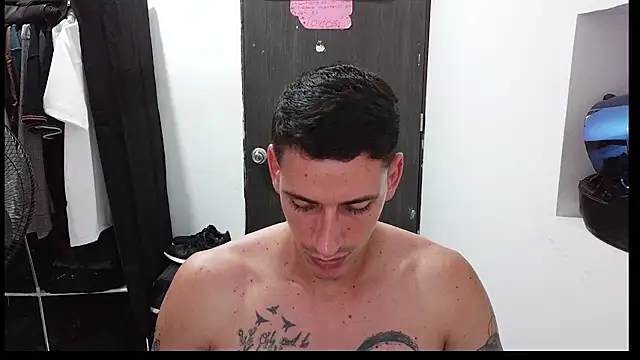 Snapshot of RaulRico chatting on 07/03/26, 01:56 RaulRico online show from 07/03/26, 01:56