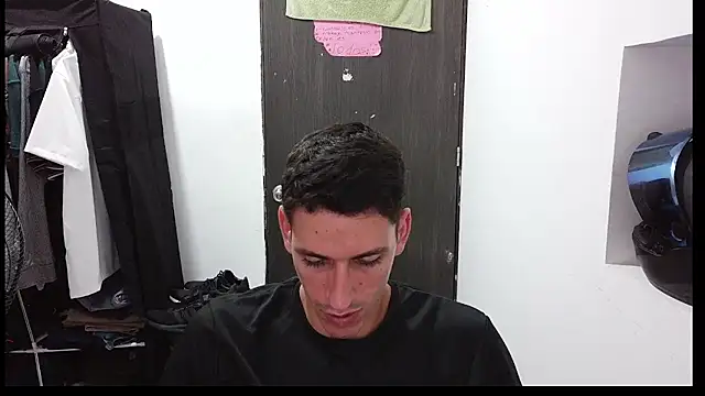 Snapshot of RaulRico chatting on 07/12/26, 05:15 RaulRico online show from 07/12/26, 05:15