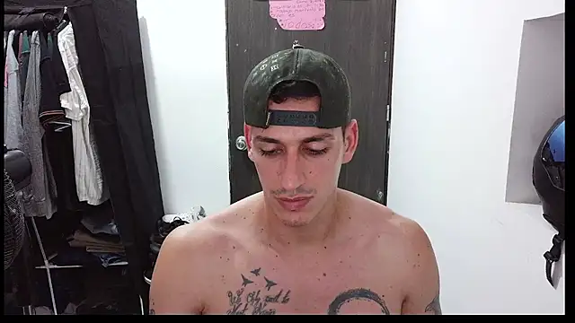 Snapshot of RaulRico chatting on 07/13/26, 07:27 RaulRico online show from 07/13/26, 07:27