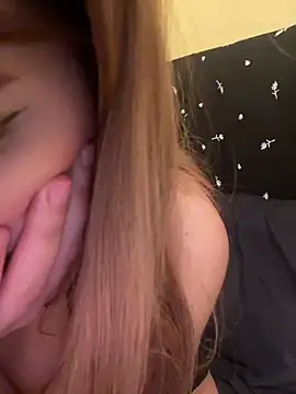 Snapshot of naughty_vivian chatting on 06/18/26, 10:09 naughty vivian online show from 06/18/26, 10:09