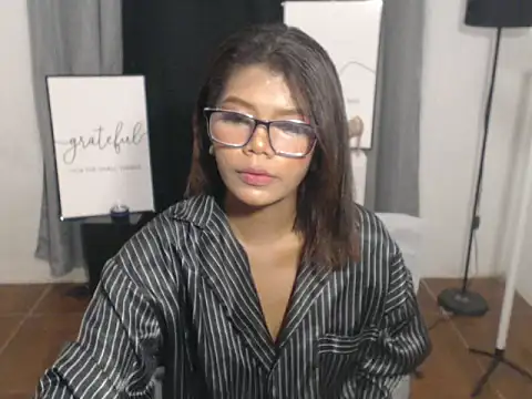 Snapshot of charlene_pretty chatting on 06/04/26, 06:52 charlene pretty online show from 06/04/26, 06:52