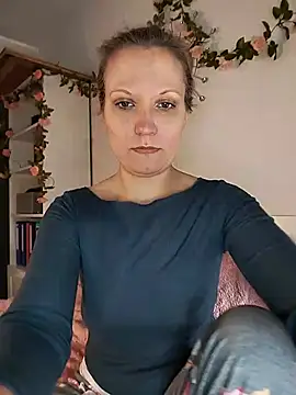 Snapshot of Candy_Cougar chatting on 05/19/26, 06:31 Candy Cougar online show from 05/19/26, 06:31