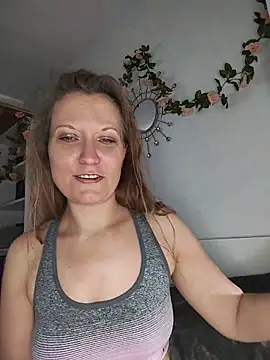 Snapshot of Candy_Cougar chatting on 06/20/26, 07:00 Candy Cougar online show from 06/20/26, 07:00
