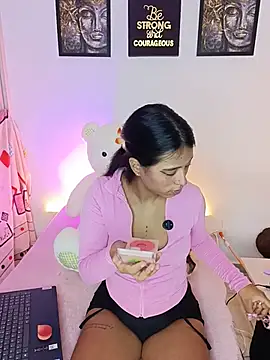 Snapshot of Raven_stonee01 chatting on 06/18/26, 12:33 Raven stonee01 online show from 06/18/26, 12:33