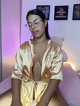 Snapshot of Raven_stonee01 chatting on 06/25/26, 01:27 Raven stonee01 online show from 06/25/26, 01:27