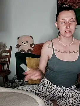 Snapshot of Goddessm00n1 chatting on 05/15/26, 08:38 Goddessm00n1 online show from 05/15/26, 08:38