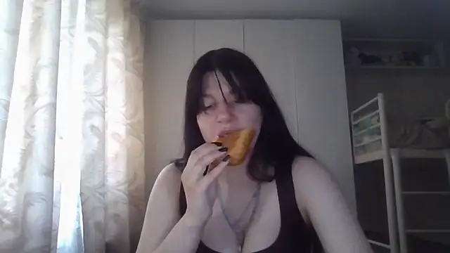 Snapshot of GrayceDeclet chatting on 06/24/26, 06:56 GrayceDeclet online show from 06/24/26, 06:56