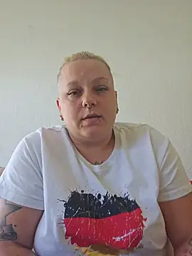 Snapshot of Lady_Peggi chatting on 06/14/26, 09:22 Lady Peggi online show from 06/14/26, 09:22