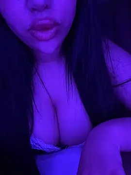 Snapshot of Rahaf_Saudia chatting on 05/05/26, 05:37 Rahaf Saudia online show from 05/05/26, 05:37