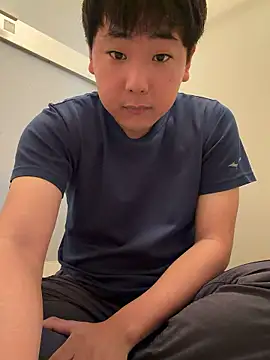 YuuYuu 010 online show from 05/08/26, 11:54