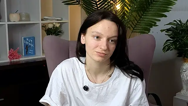 Snapshot of AdrianeMaltbia chatting on 05/05/26, 02:14 AdrianeMaltbia online show from 05/05/26, 02:14