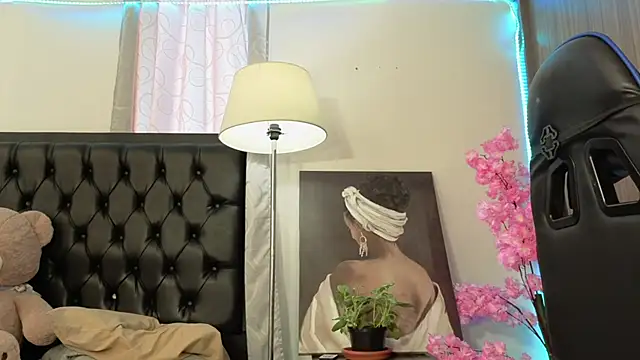 Snapshot of MarQueen1_ chatting on 06/11/26, 12:36 MarQueen1 online show from 06/11/26, 12:36