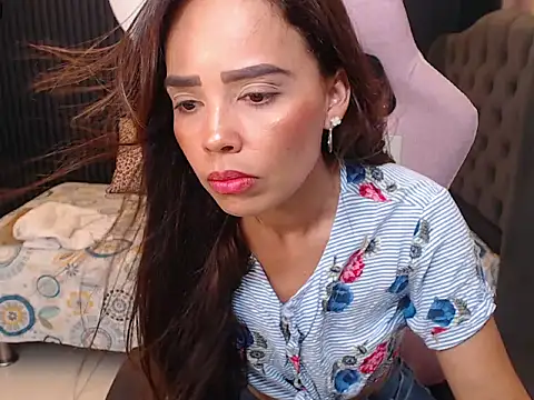 Snapshot of naomis_36 chatting on 05/04/26, 06:59 naomis 36 online show from 05/04/26, 06:59