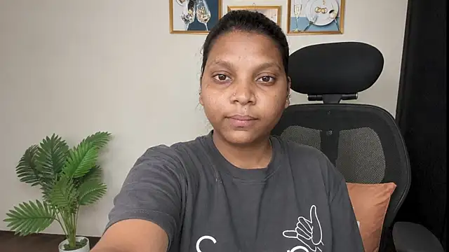 Snapshot of TANIYA8651 chatting on 05/16/26, 05:23 TANIYA8651 online show from 05/16/26, 05:23