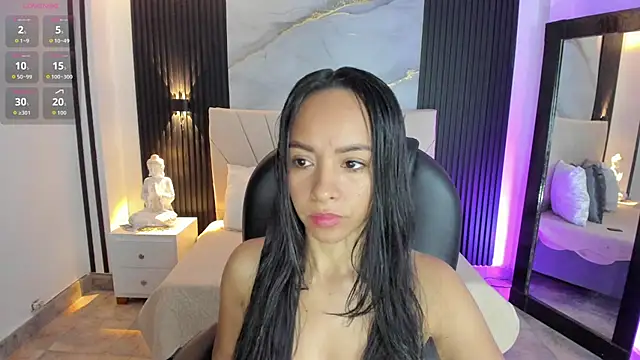 Snapshot of Selene-Diior chatting on 07/05/26, 10:11 Selene-Diior online show from 07/05/26, 10:11