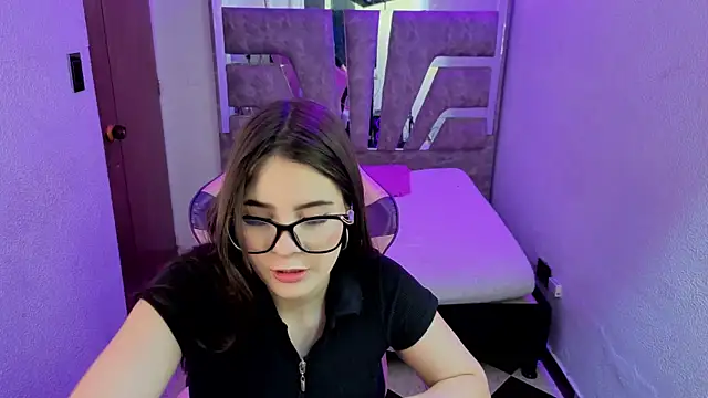 Snapshot of Destiny_A chatting on 07/16/26, 01:50 Destiny A online show from 07/16/26, 01:50