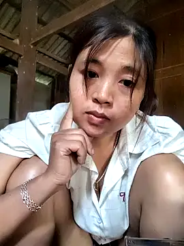 Snapshot of Tryphena chatting on 05/05/26, 02:41 Tryphena online show from 05/05/26, 02:41