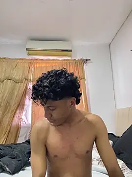 Snapshot of thecamilo chatting on 06/16/26, 04:20 thecamilo online show from 06/16/26, 04:20