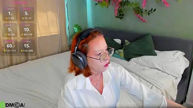 Snapshot of Maya_foxy chatting on 06/05/26, 11:27 Maya foxy online show from 06/05/26, 11:27
