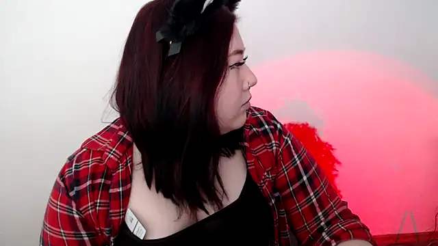 Snapshot of KarolinasHot chatting on 05/05/26, 10:12 KarolinasHot online show from 05/05/26, 10:12