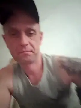 Snapshot of Marcin43w chatting on 05/10/26, 01:05 Marcin43w online show from 05/10/26, 01:05