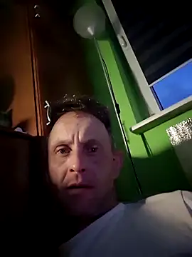 Snapshot of Marcin43w chatting on 05/14/26, 07:31 Marcin43w online show from 05/14/26, 07:31