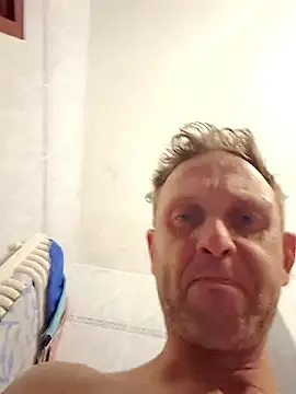 Snapshot of Marcin43w chatting on 05/15/26, 08:05 Marcin43w online show from 05/15/26, 08:05