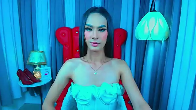 Snapshot of Estella_Hilton chatting on 06/01/26, 08:16 Estella Hilton online show from 06/01/26, 08:16