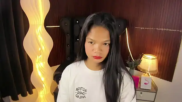 Naya Hilton online show from 05/30/26, 07:00