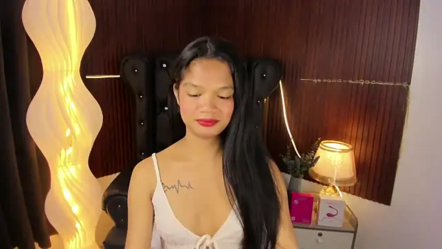 Naya Hilton online show from 05/31/26, 06:31
